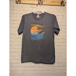 Loopty Loo sunset t-shirt size medium